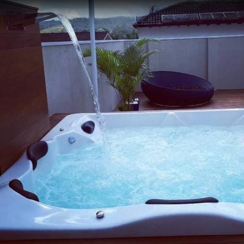 Ter um Spa de hidromassagem pode trazer diversos benefícios, como a redução do estresse e da ten